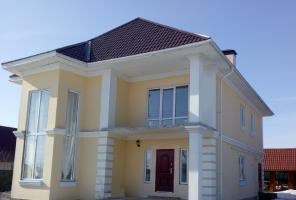 House in classical style with superb hall